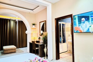 Suite estudio ejecutiva | Decoración individual, mobiliario individual, escritorio y wifi gratis