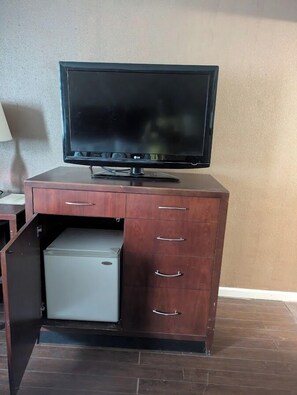 Free WiFi, bed sheets - Arrowhead Inn (Kansas City)