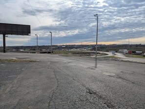 Front of property - Arrowhead Inn (Kansas City)