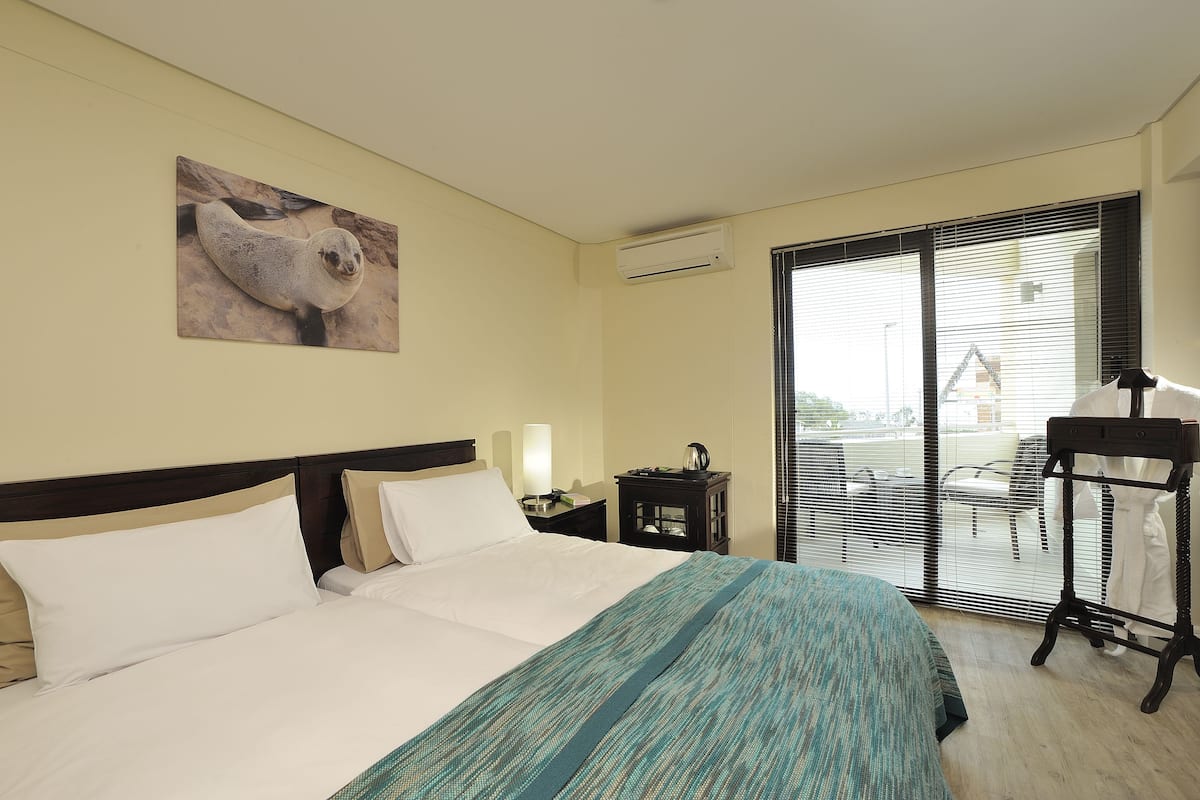 Premium bedding, minibar, in-room safe, free WiFi