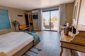 Habitación Confort | Ropa de cama de alta calidad y caja de seguridad en la habitación