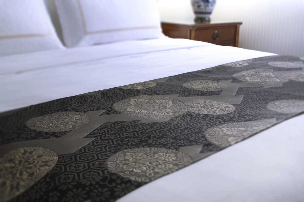 Junior Suite, 1 King Bed, Non Smoking, City View / Lounge and Spa Access | Premium bedding, minibar, in-room safe, desk