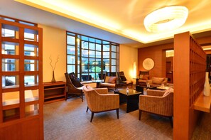 Couples treatment room(s), hot tub, hot springs/mineral springs