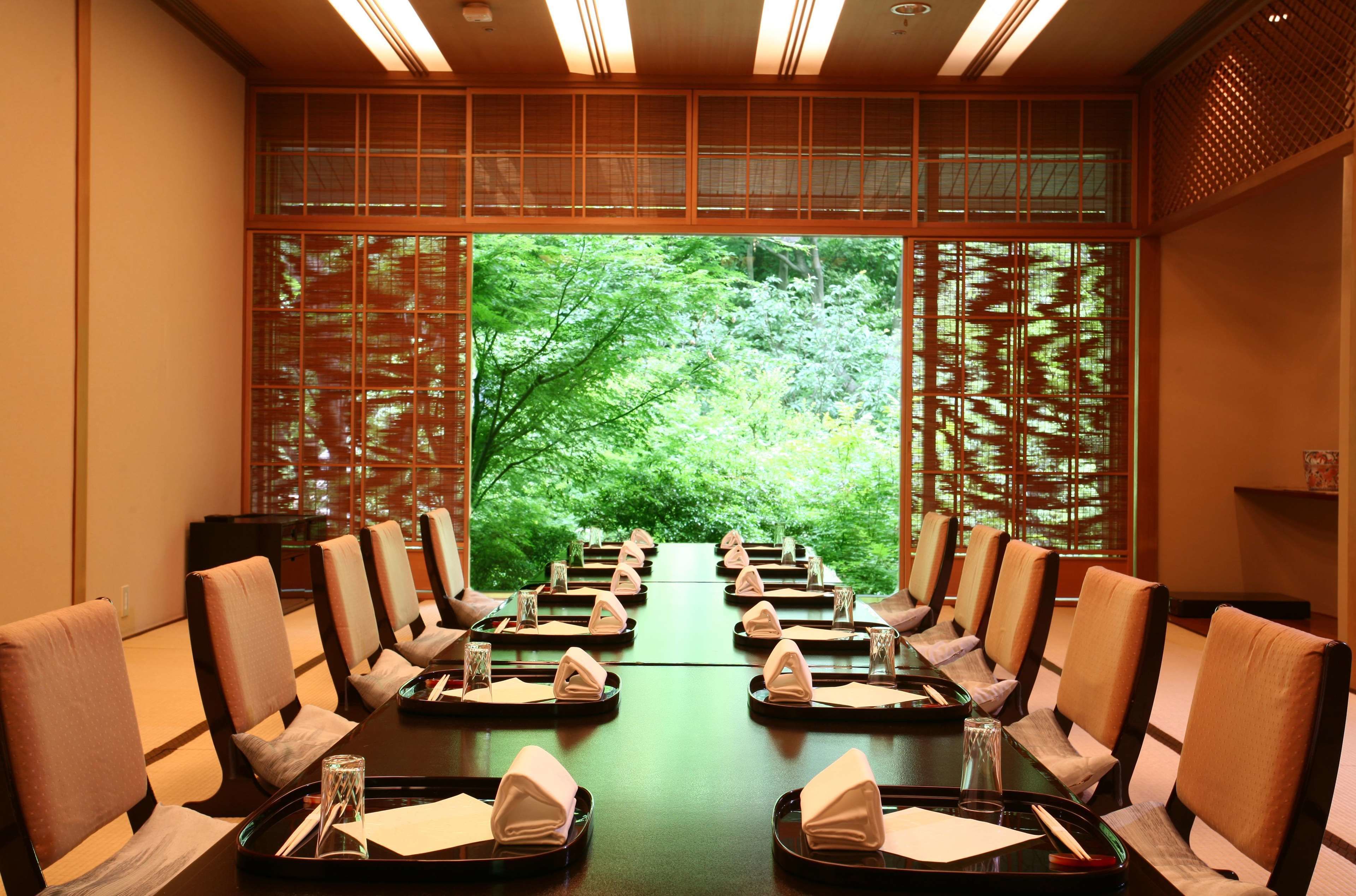 7 restaurants, breakfast, lunch, dinner served; japanese cuisine