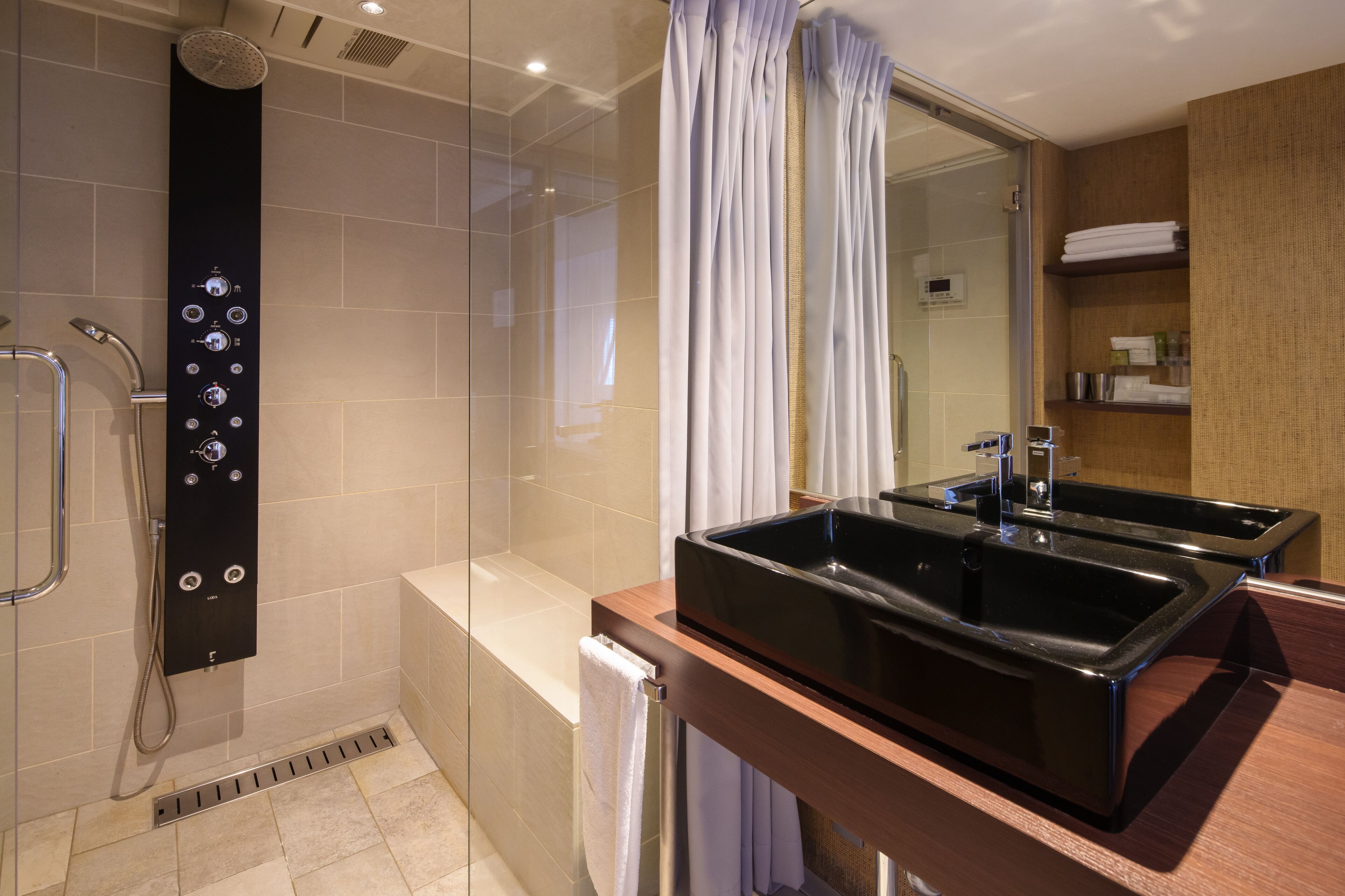 executive double (oriental), non-snoking | bathroom | shower, hair dryer, slippers, electronic bidet