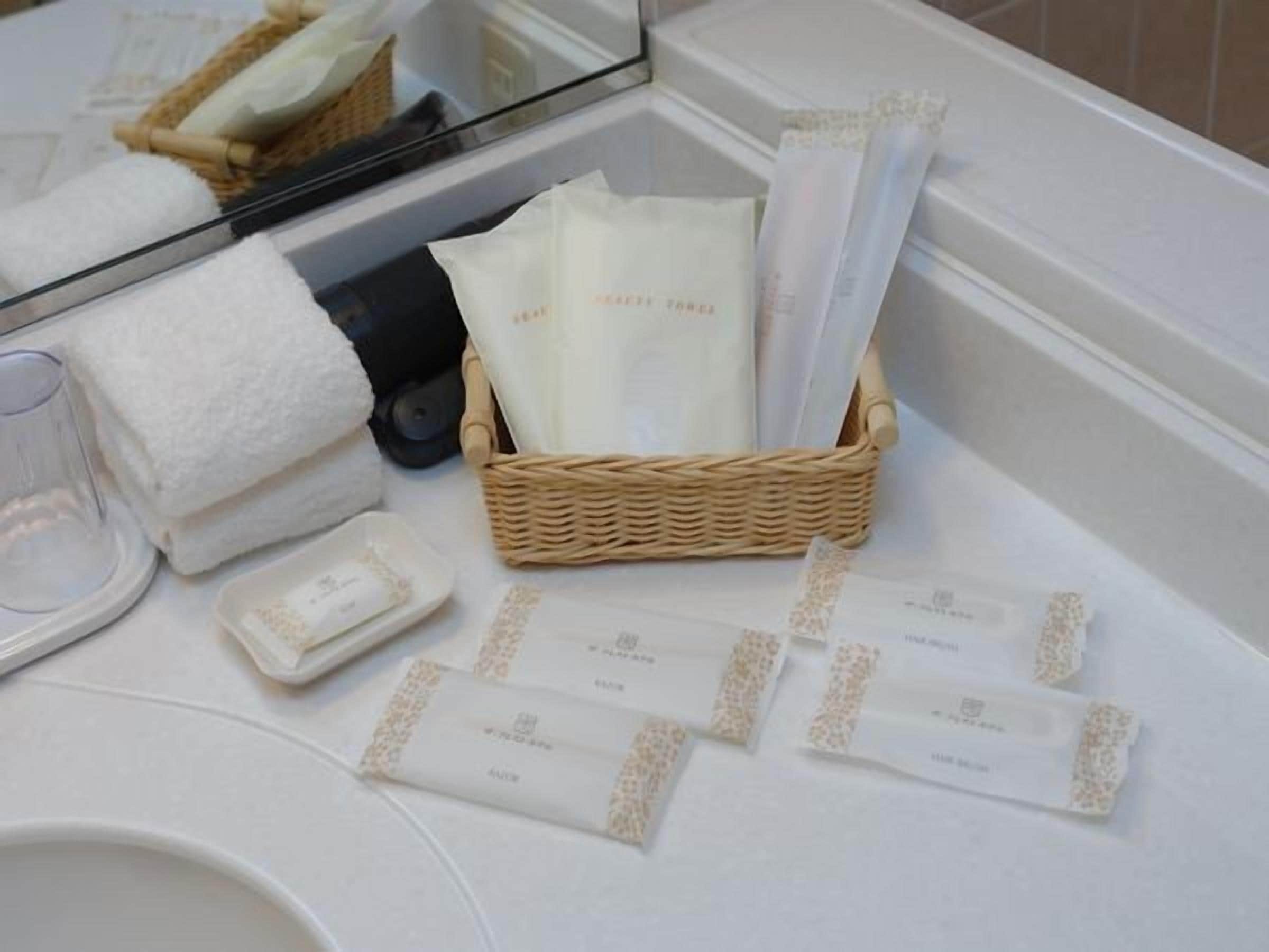 deluxe twin room, smoking | desk, blackout curtains, soundproofing, iron/ironing board