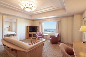 スイートルーム 禁煙 | デスク、遮光カーテン、防音設備、アイロン / アイロン台