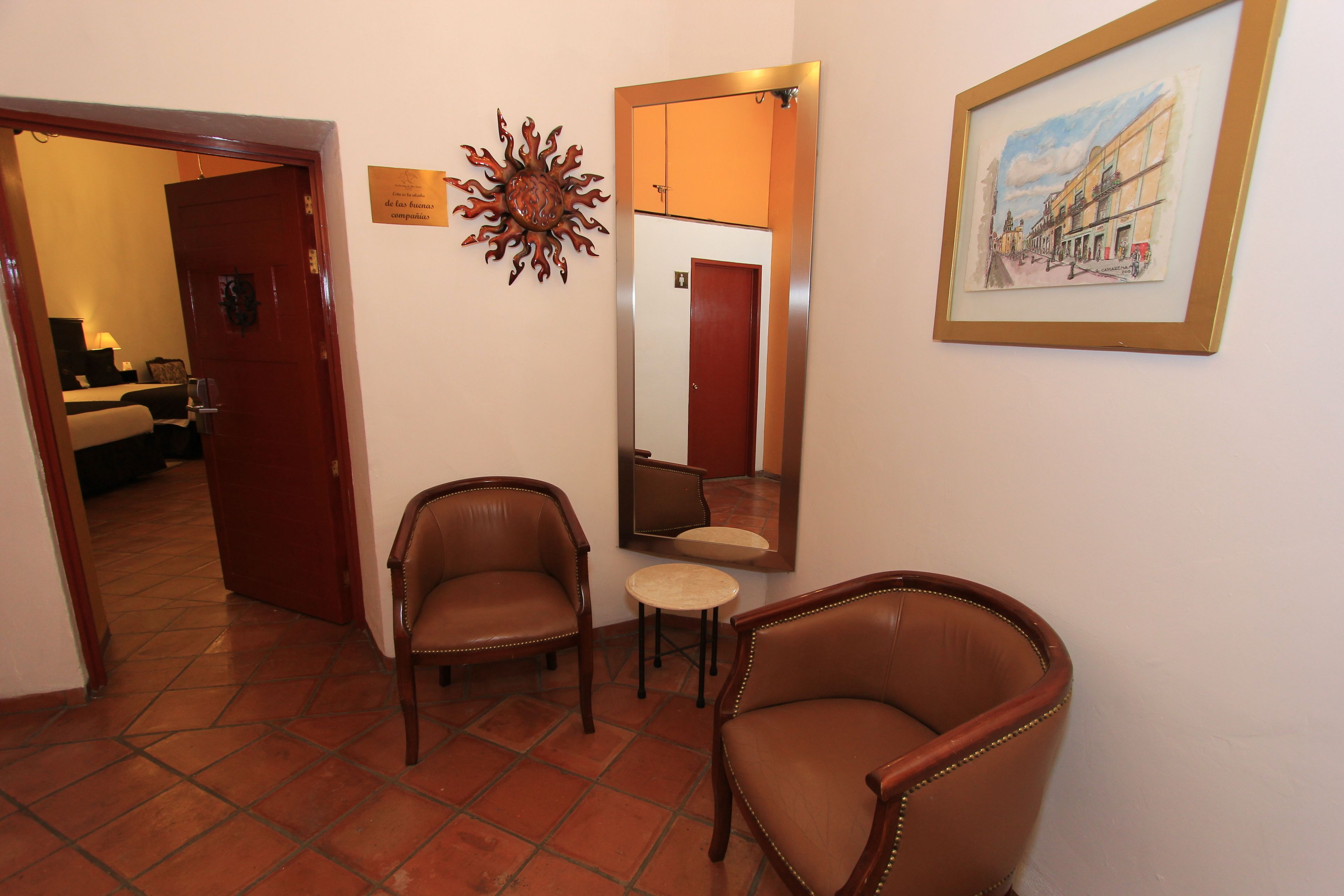 superior double room | bathroom | combined shower/bathtub, free toiletries, hair dryer, towels