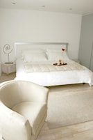 Ropa de cama hipoalergénica y minibar