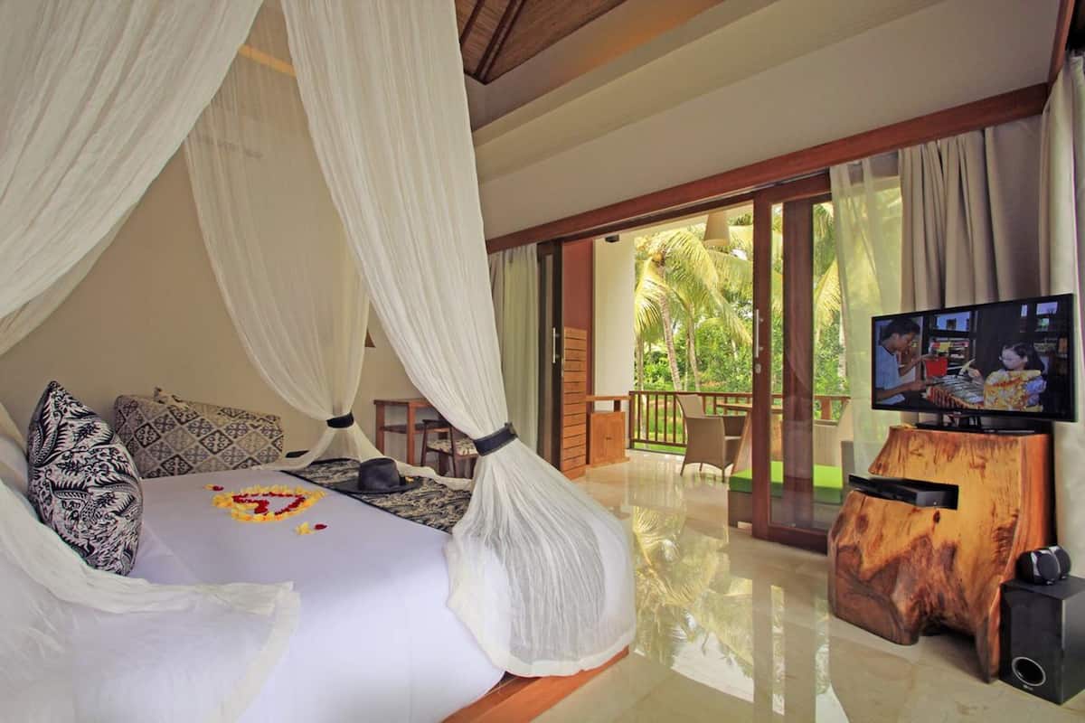 Luxury Suite, 1 Double Bed, Private Bathroom, Garden View