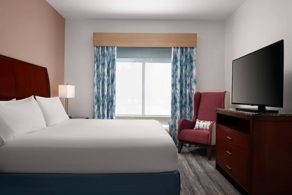 Room, Accessible | Premium bedding, desk, blackout curtains, iron/ironing board