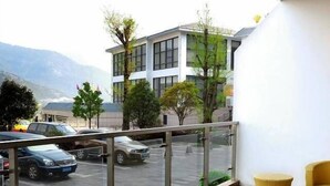 Balcony - International Golf Resort Hotel (Baoshan)