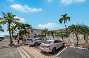 Front of property - Hollywood Beach Blue Wave (Hollywood)