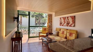 Apartment, 1 Bedroom | 1 bedroom, bed sheets