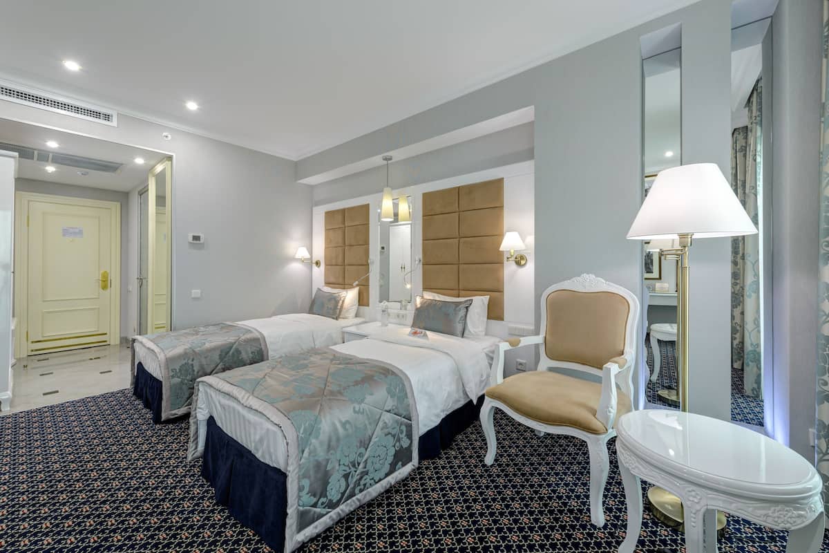 Minibar, in-room safe, desk, blackout drapes