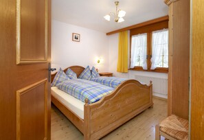In-room safe, individually furnished, soundproofing, iron/ironing board - Arcade Apartments (Saas-Fee)