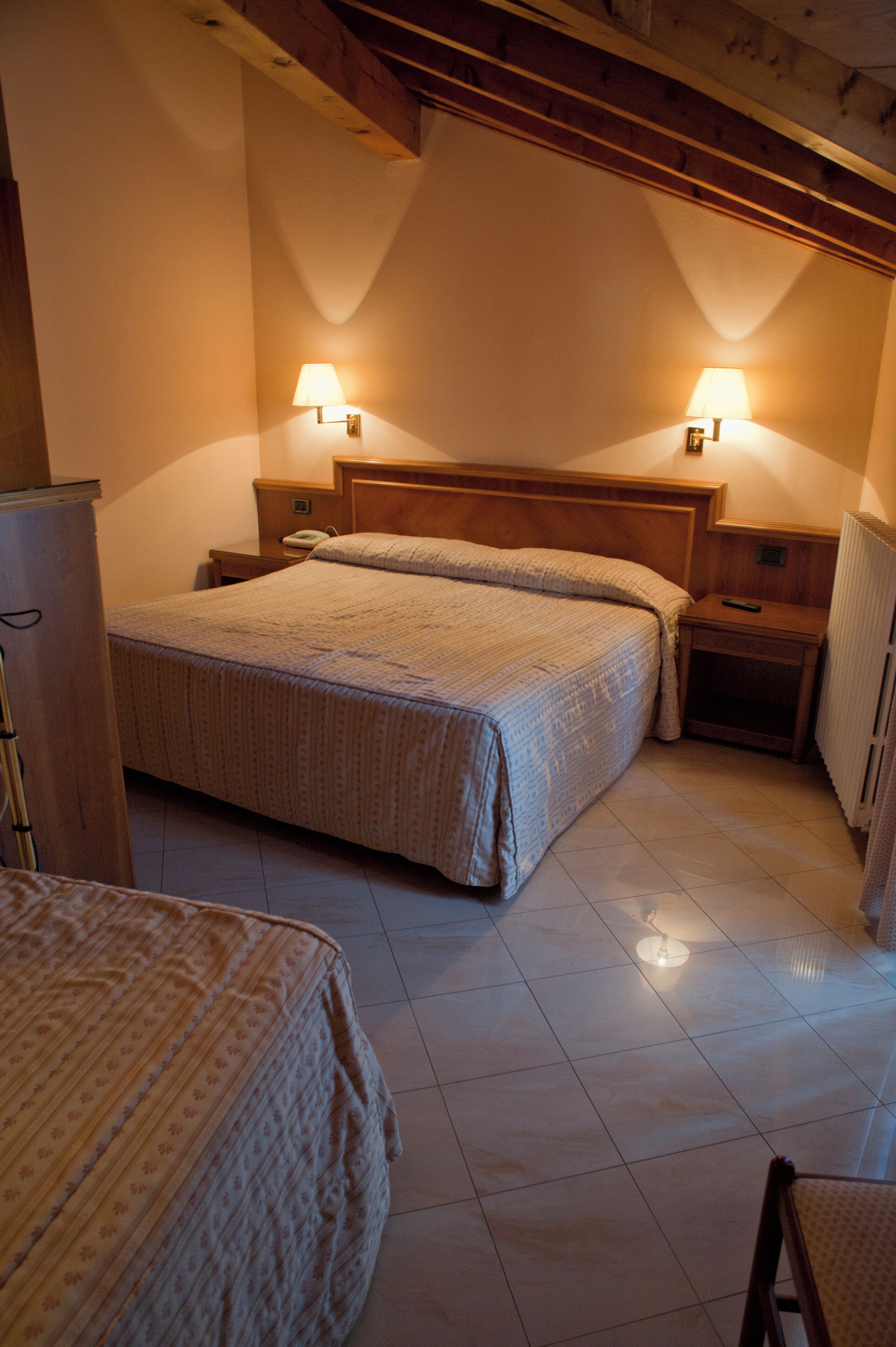 triple room | in-room safe, desk, cots/infant beds, free wifi