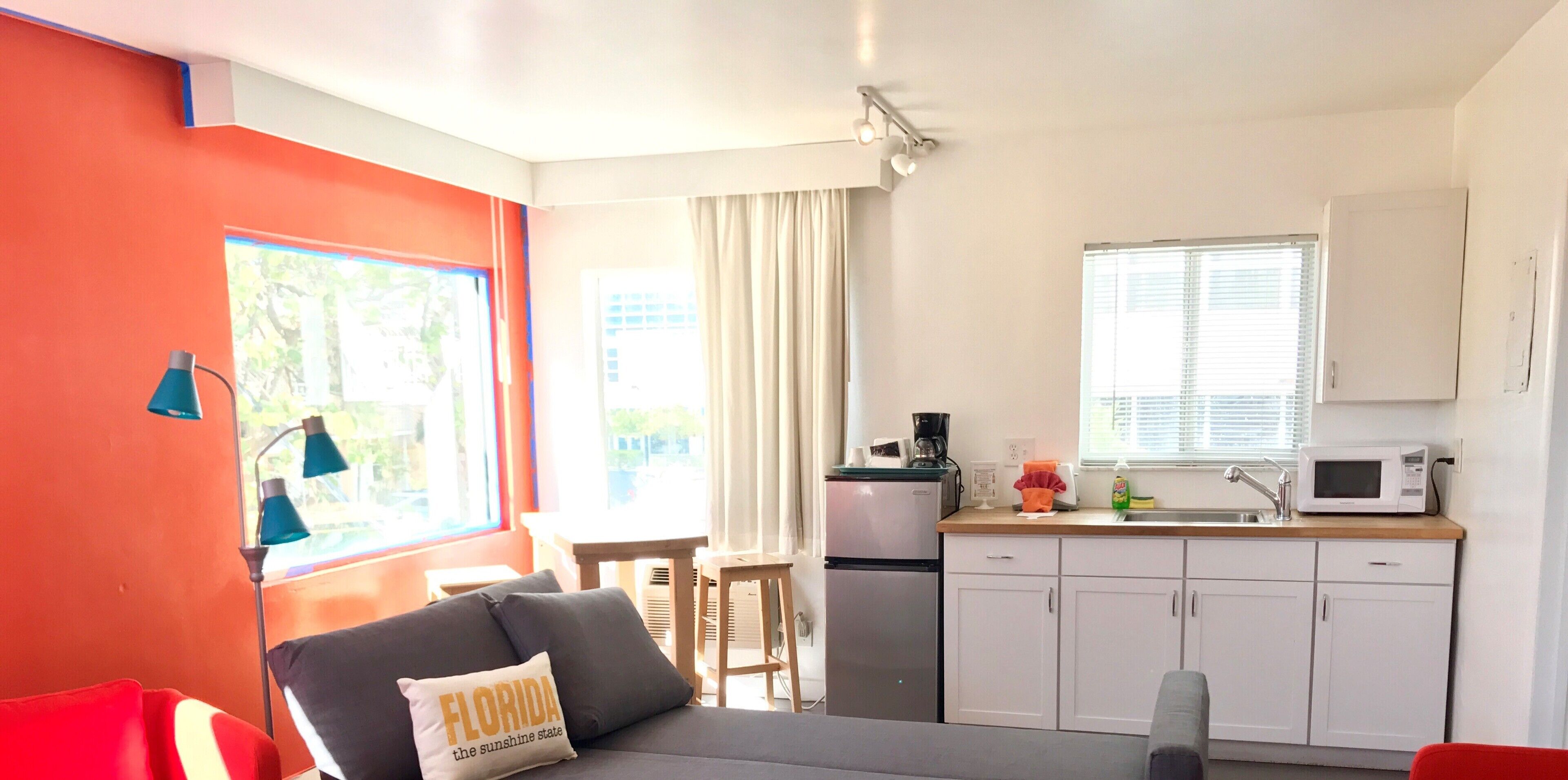 executive room, 1 king bed with sofa bed, kitchenette (minimum check-in age is 25) | private kitchenette | fridge, coffee/tea maker