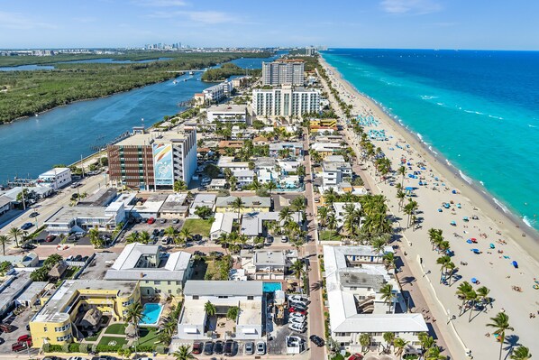 Exterior - Hollywood Beach Flamingo (Hollywood)