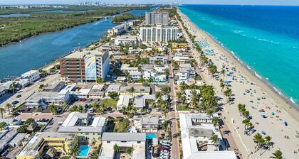 Hollywood Beach Flamingo