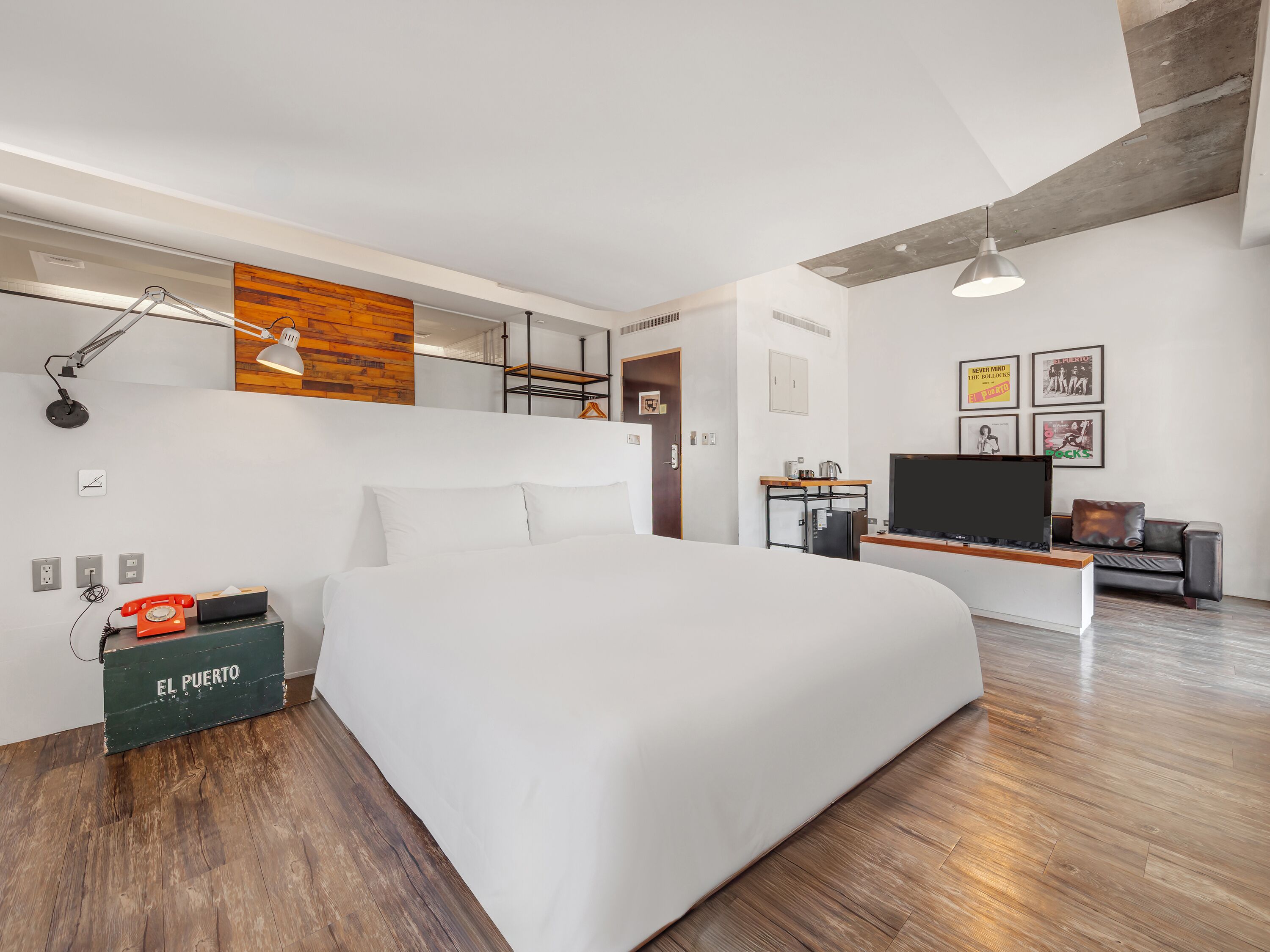 Superior Room, Mountain View | Couette en duvet, bureau, rideaux d’obscurcissement