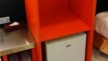 Escritorio, wifi gratis, ropa de cama y acceso para silla de ruedas