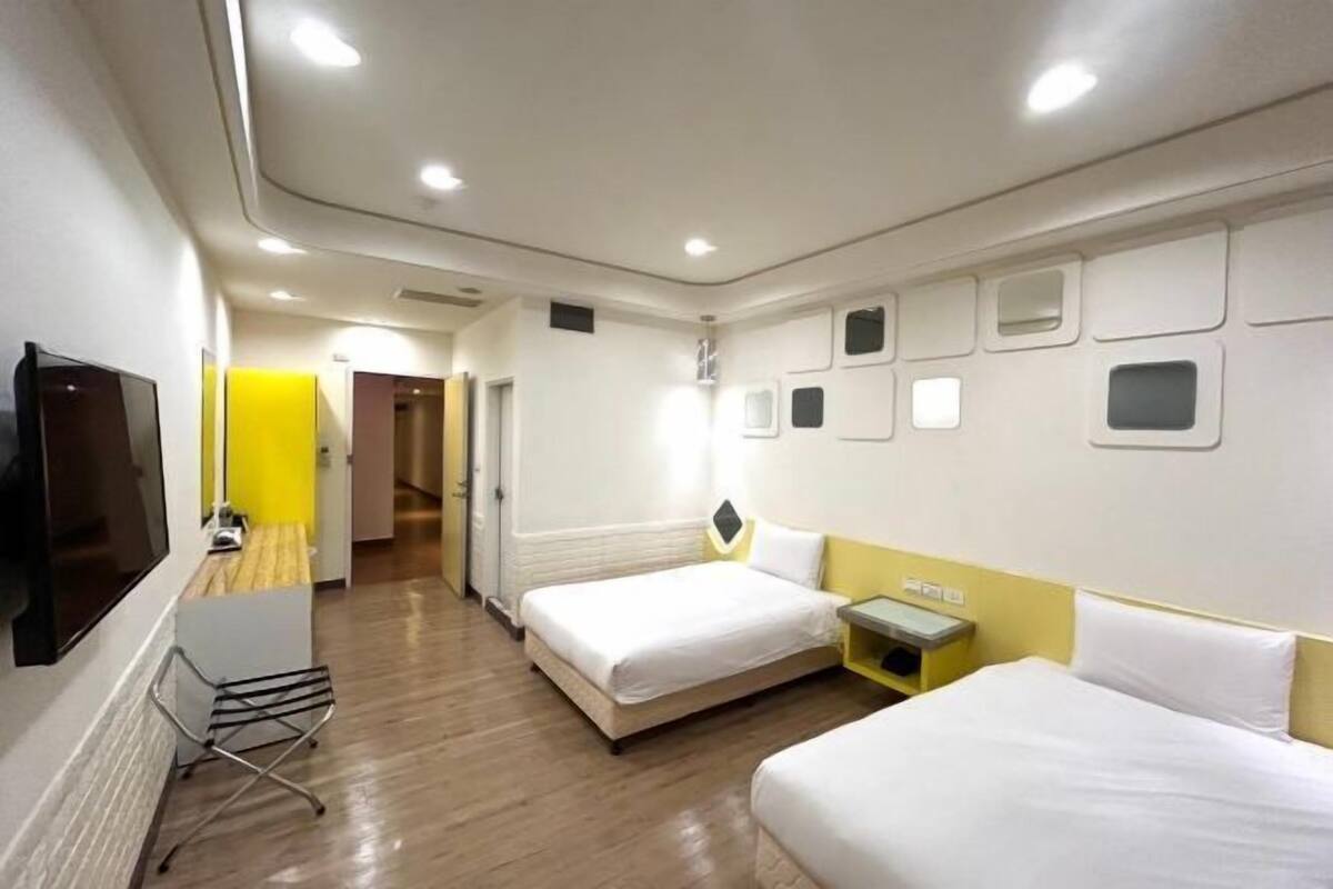 Desk, WiFi (free), bed sheets