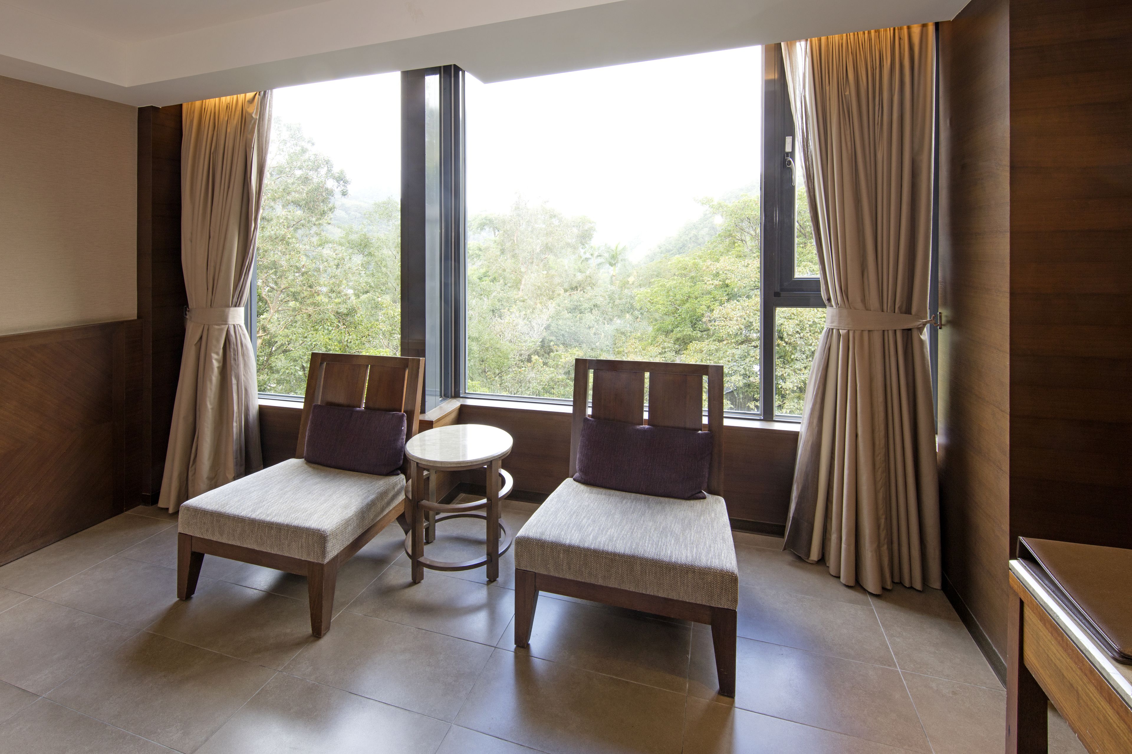 great roots twin guest room | 1 bedroom, down duvets, in-room safe, blackout curtains