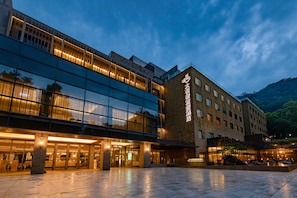 Front of property - evening/night - The Great Roots Forestry SPA Resort (New Taipei City)