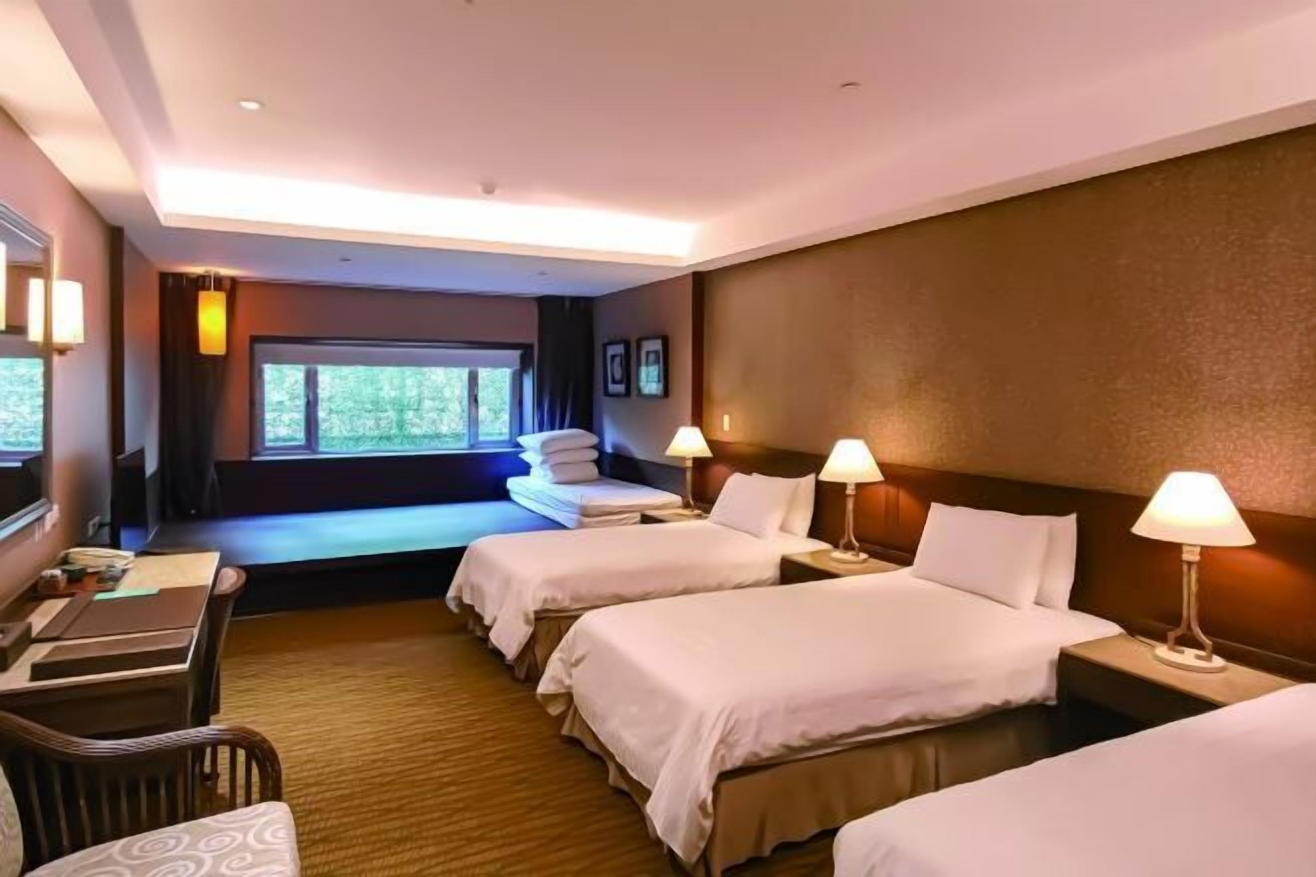 Down comforters, in-room safe, blackout drapes, soundproofing