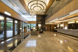 Lobby sitting area - The Great Roots Forestry SPA Resort (New Taipei City)