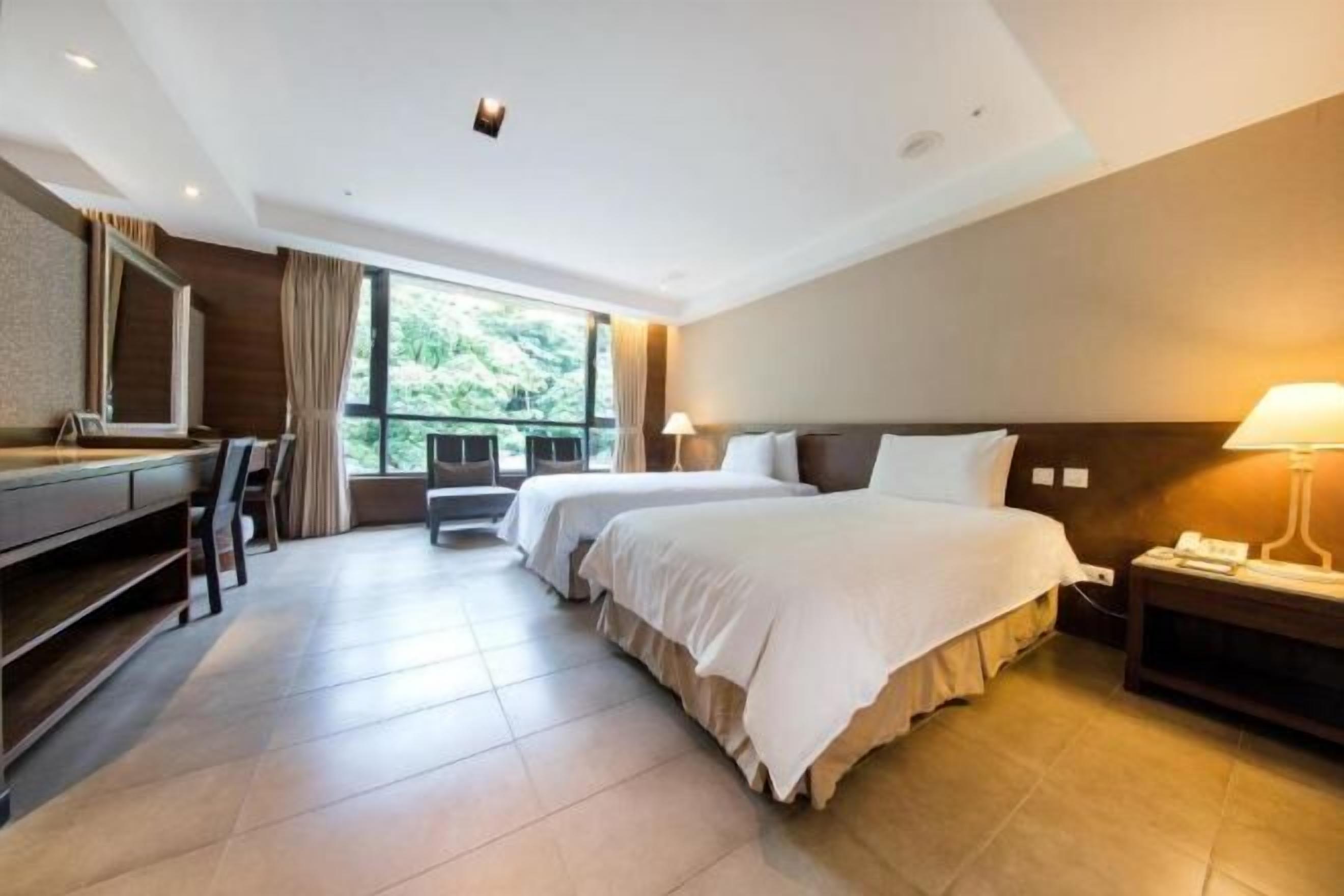 Down comforters, in-room safe, blackout drapes, soundproofing