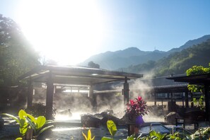 Sauna, banyera d'hidromassatge, bany turc i aigües termals