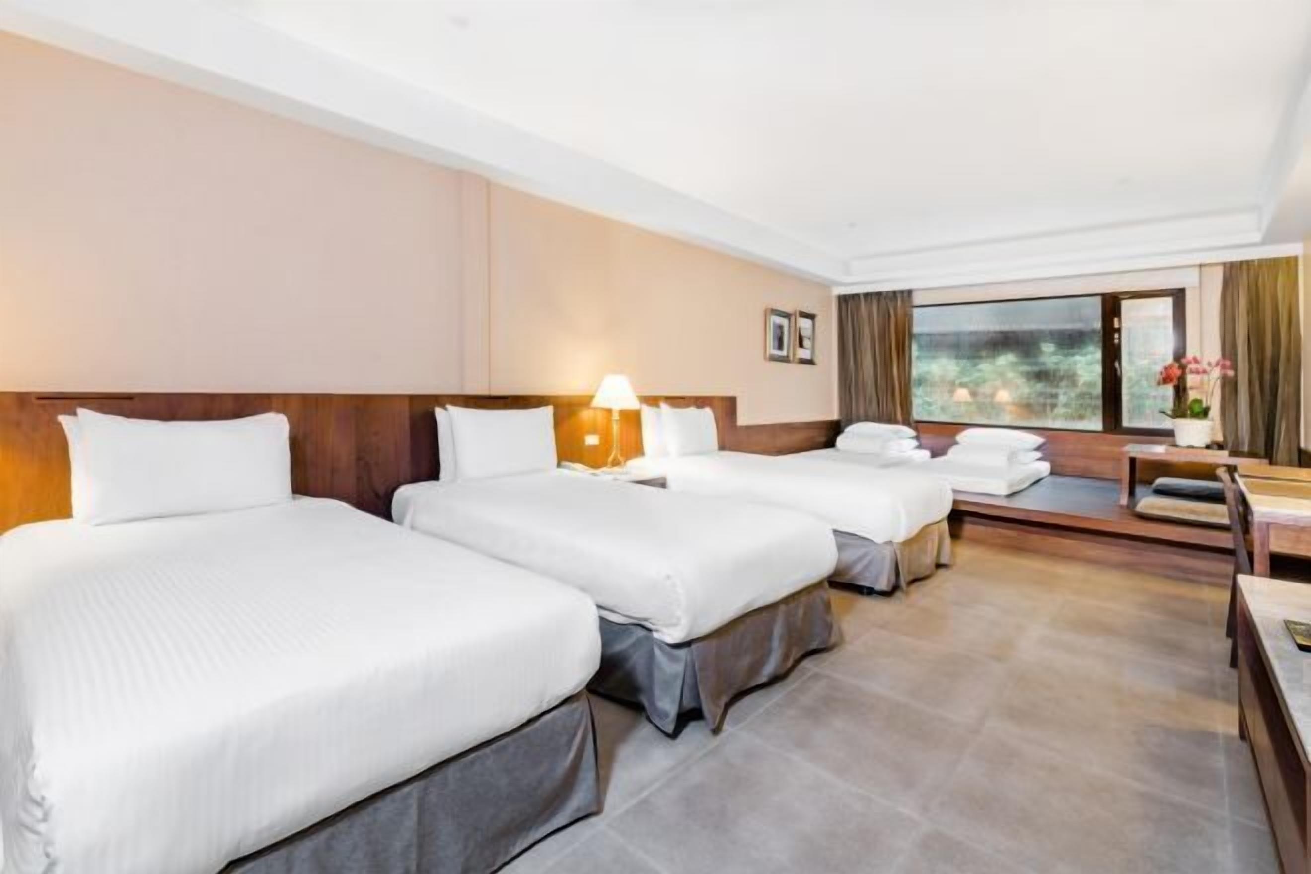 Down comforters, in-room safe, blackout drapes, soundproofing