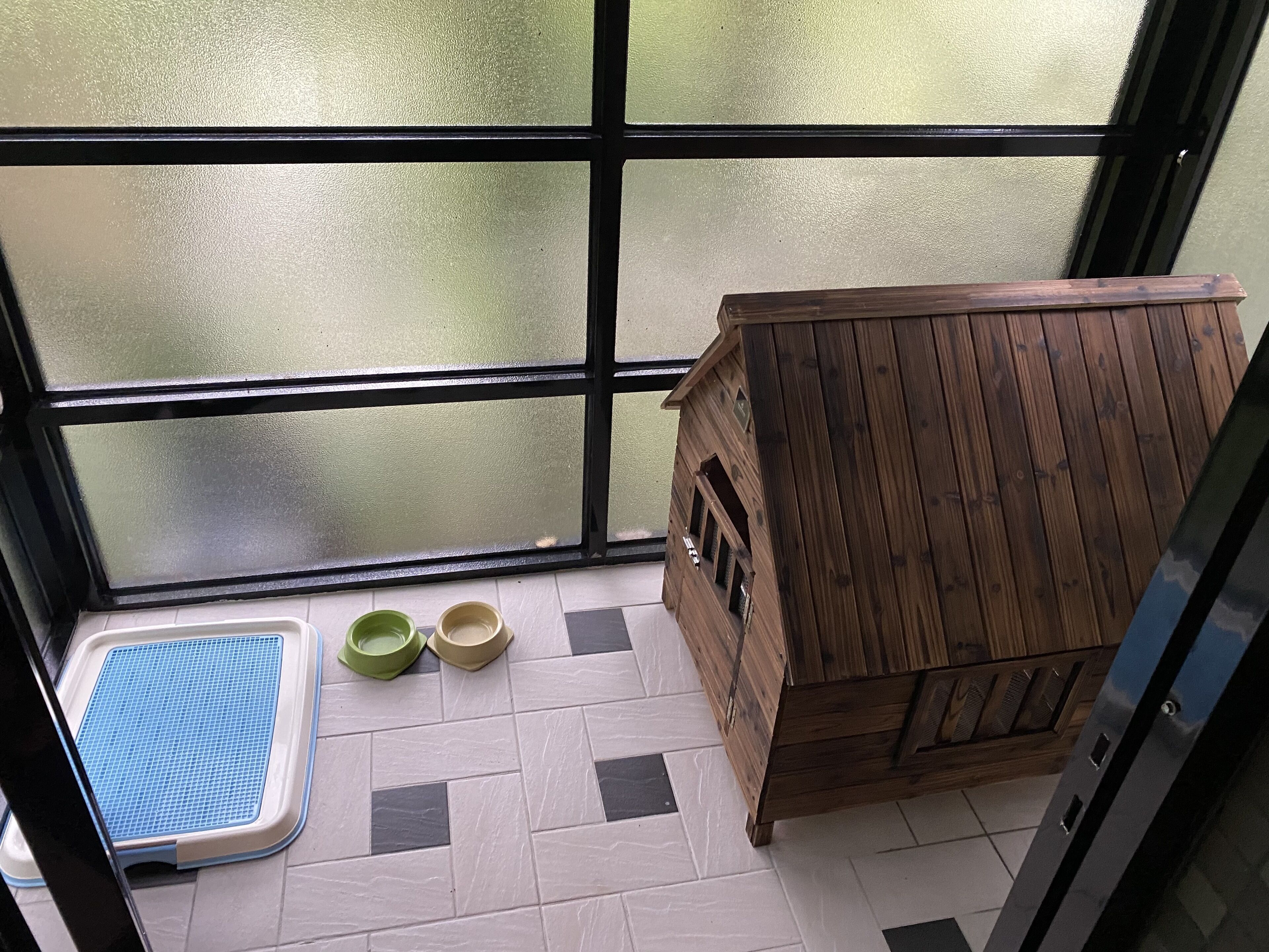 pet friendly twin room | balcony