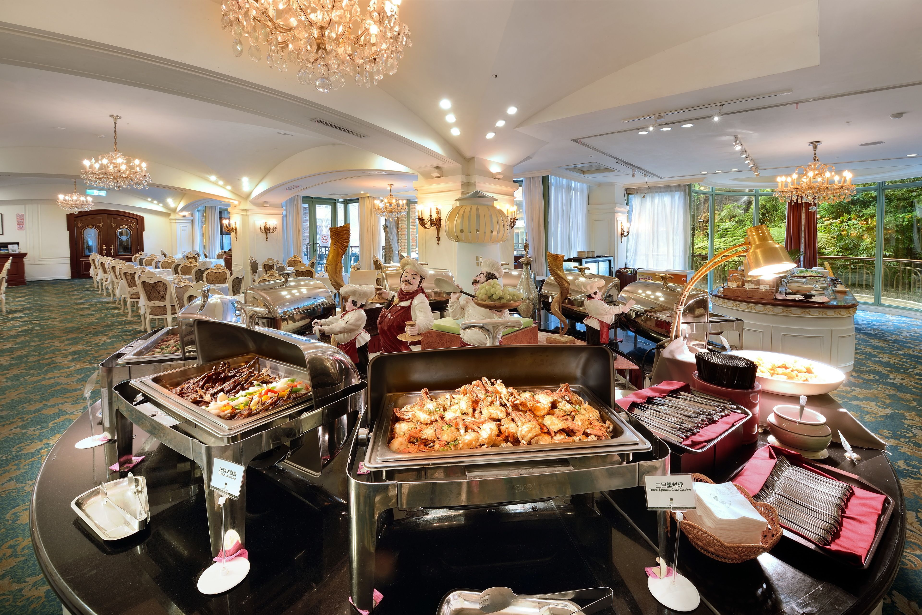 daily self-service breakfast (twd 500 per person)