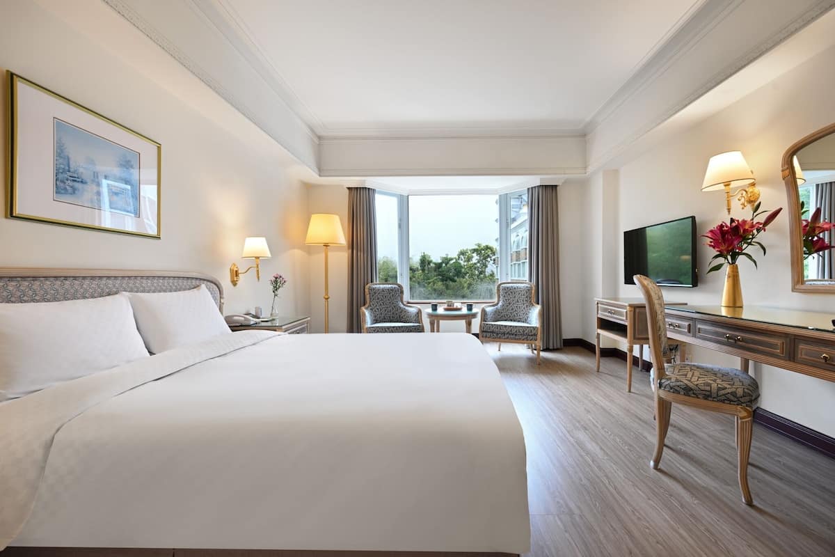 Classic Double Room | Down comforters, in-room safe, blackout drapes, soundproofing
