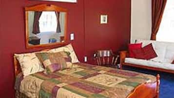 Standard-Suite, 1 Queen-Bett, Bergblick (Two Room Suite - Queen Bed - Full Bat)