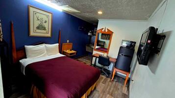 Room, 1 King Bed, Non Smoking