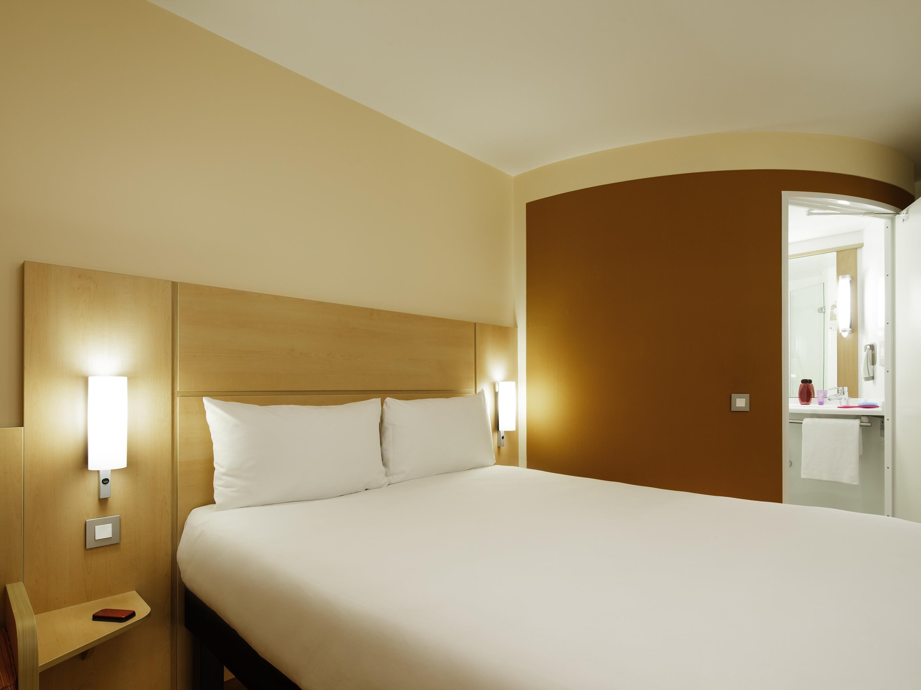 Doppelzimmer, 1 Doppelbett | Schreibtisch, Verdunkelungsvorhänge, Bügeleisen/Bügelbrett