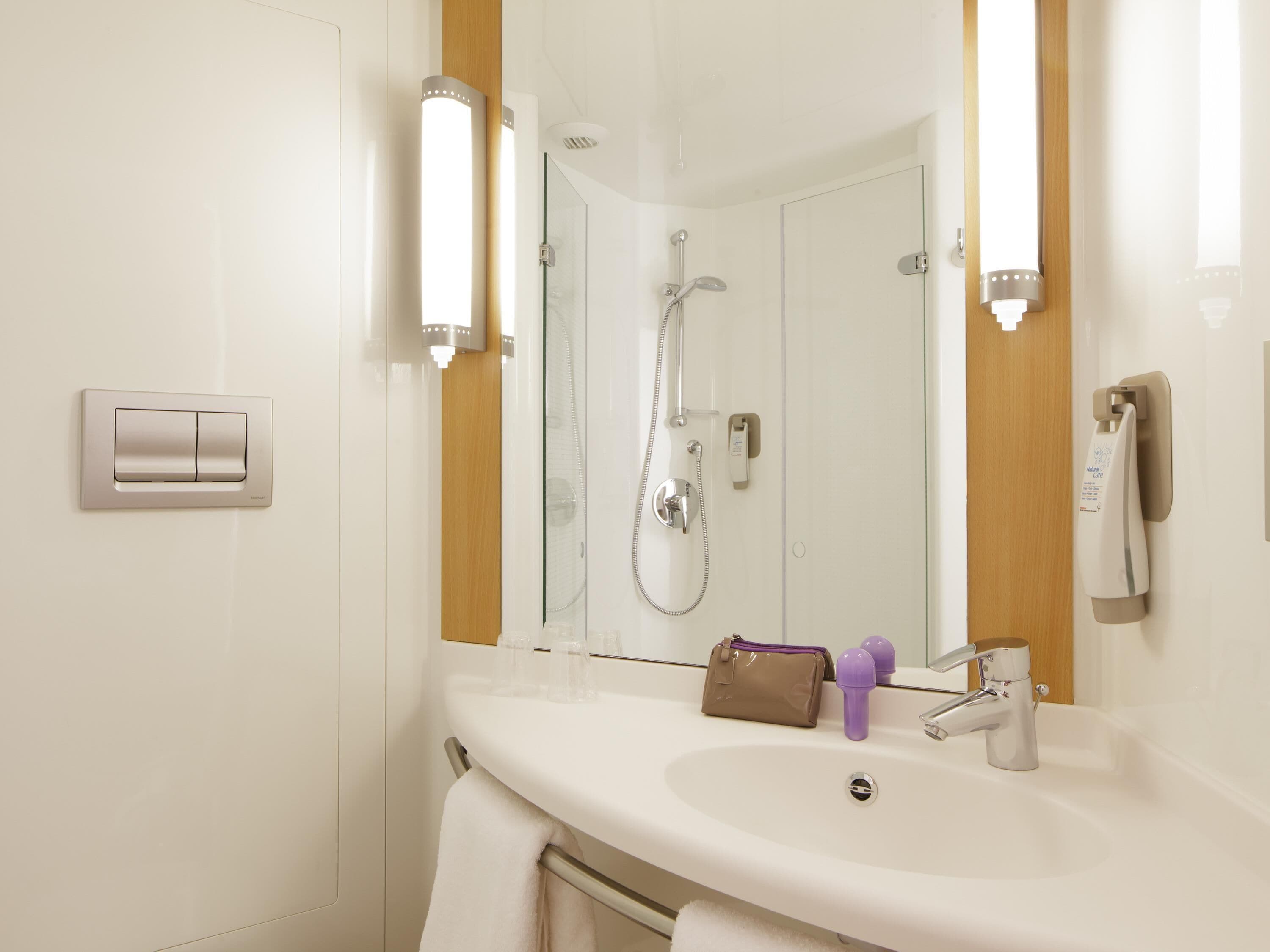Twin Room, 2 Twin Beds | Desk, blackout drapes, iron/ironing board, free cribs/infant beds