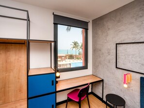 Premium bedding, in-room safe, desk, soundproofing - Ibis Styles Dakar (Dakar)