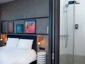 Premium bedding, in-room safe, desk, soundproofing