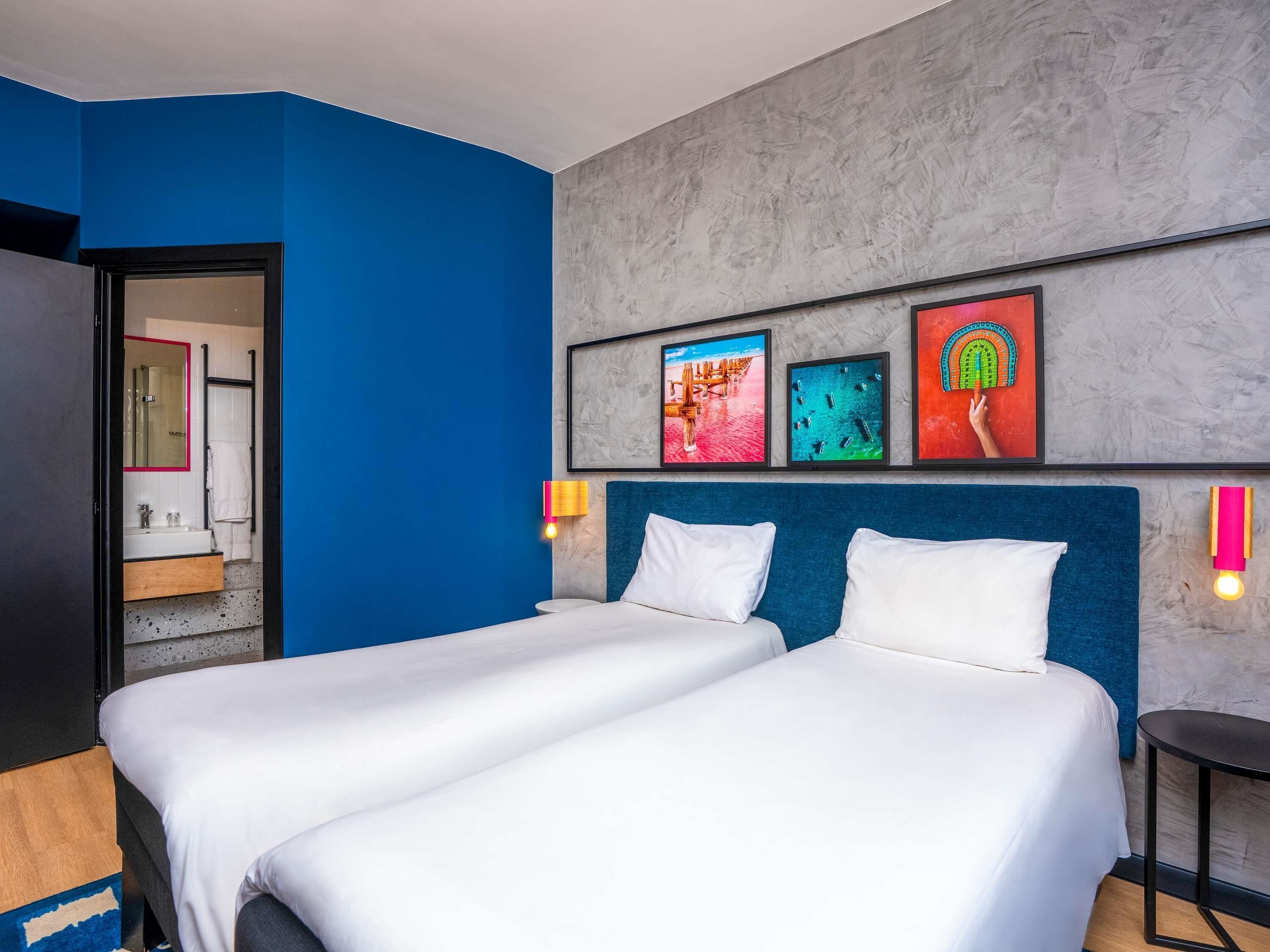 Standard Room, 2 Single Beds | Premium bedding, in-room safe, desk, soundproofing