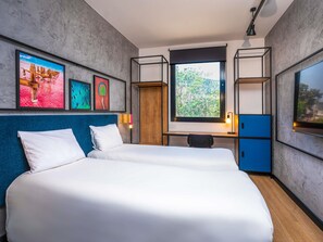 Premium bedding, in-room safe, desk, soundproofing - Ibis Styles Dakar (Dakar)