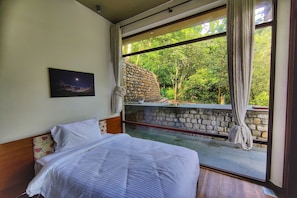 Premium bedding, in-room safe, blackout curtains, iron/ironing board - Atali Ganga Resort, Rishikesh (Narendranagar)