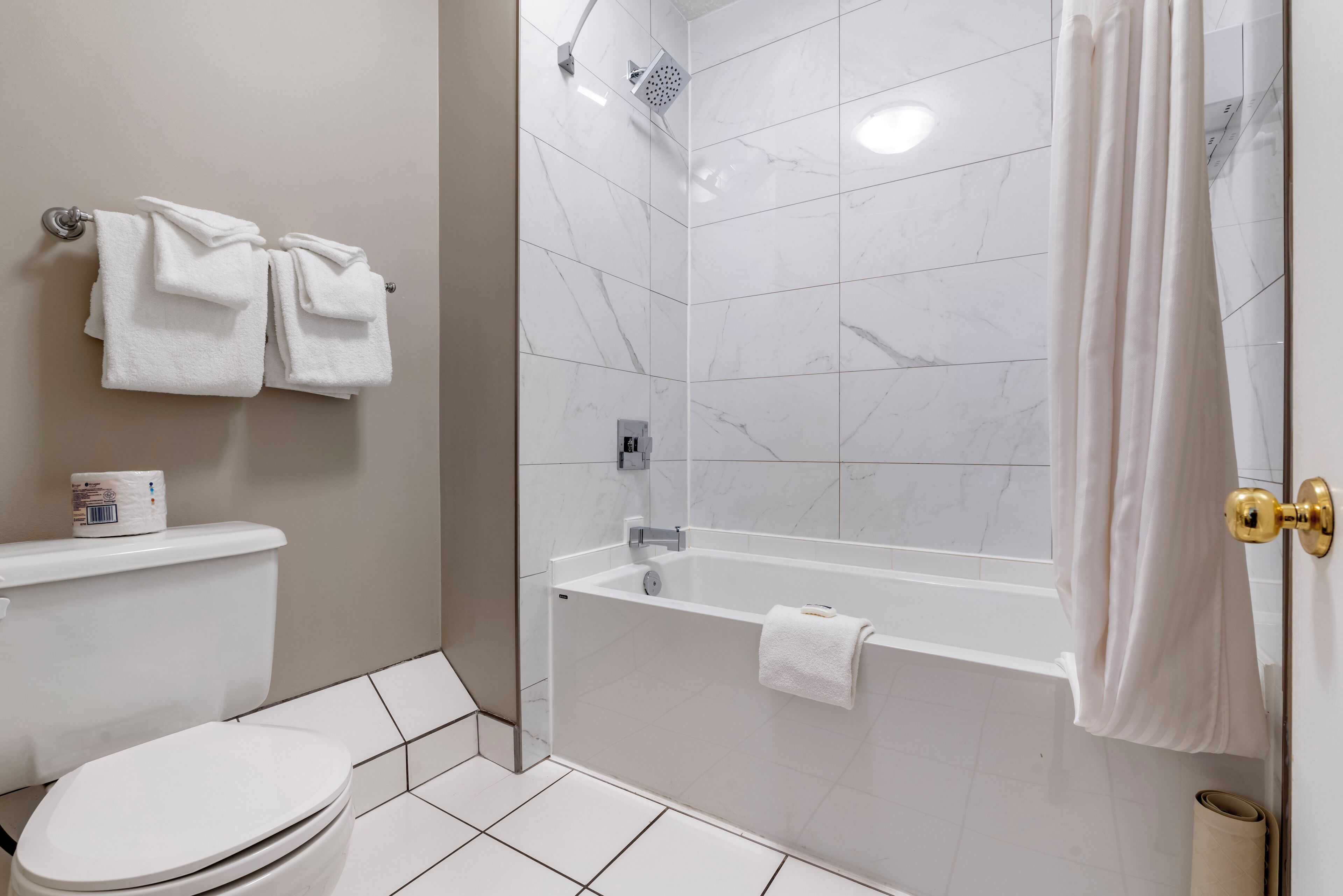 executive room, 1 queen bed | bathroom | designer toiletries, hair dryer, towels, soap