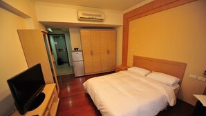 Apartment One Double Bed - ezBookers - Fuxing 126 (Taipei)