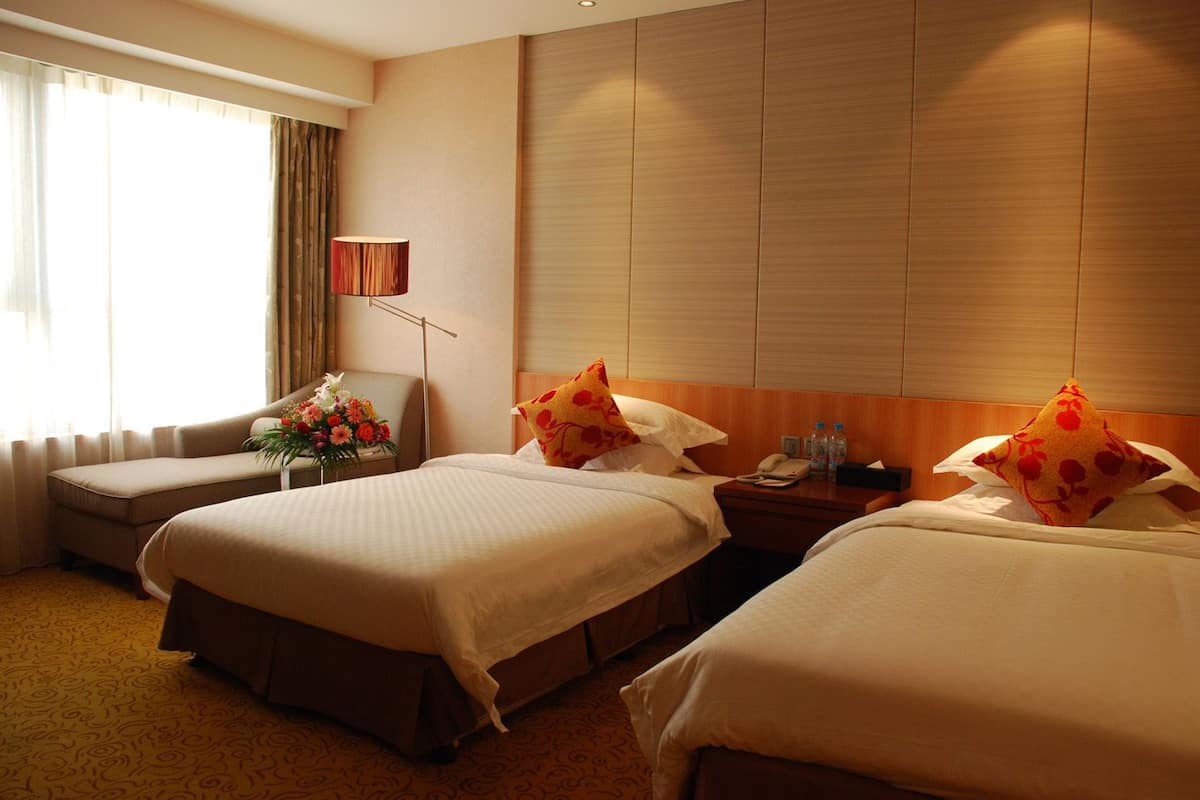 1 bedroom, in-room safe, desk, blackout curtains