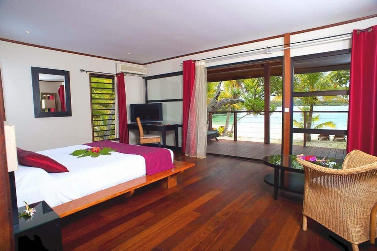 premium bedding, minibar, desk, iron/ironing board